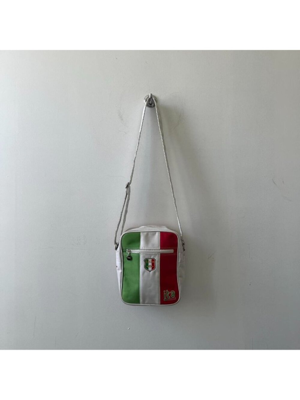 White / Red / Green Vintage Umbro / Italia RARE Crossbody / Shoulder Bag